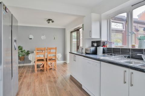 32 Beech Close, Burstwick, Hull, HU12 9HN