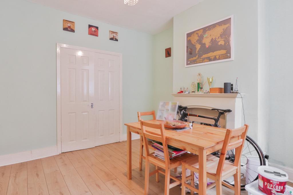 Victoria Ave, Mayfield Street, Hull... 2 bed terraced house £80,000
