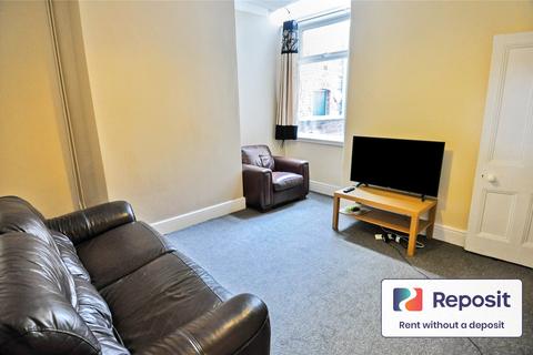 4 bedroom terraced house to rent, Hall Road, Manchester, M14