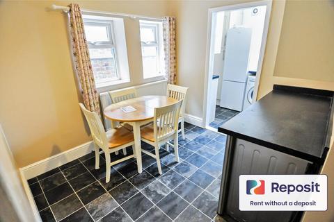 4 bedroom terraced house to rent, Hall Road, Manchester, M14