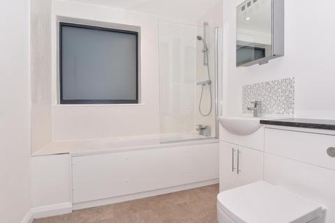 2 bedroom flat for sale - High Wycombe,  Buckinghamshire,  HP13