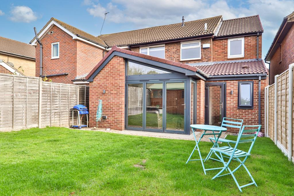 Curlew Close, Beverley, HU17 7QN 4 bed semidetached house £280,000