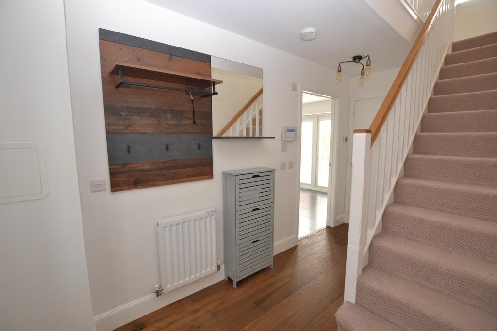 Carter Drive, Edinburgh, EH17 3 bed detached house £1,500 pcm (£346 pw)