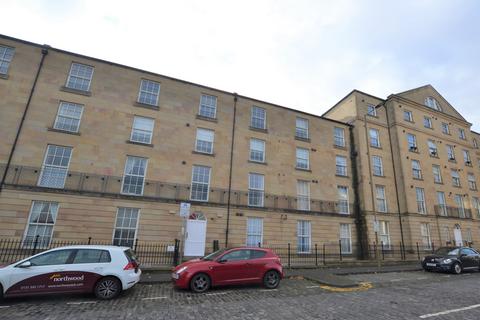 2 bedroom flat to rent, East London Street, New Town, Edinburgh, EH7