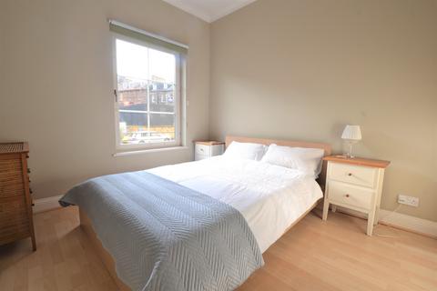 2 bedroom flat to rent, East London Street, New Town, Edinburgh, EH7