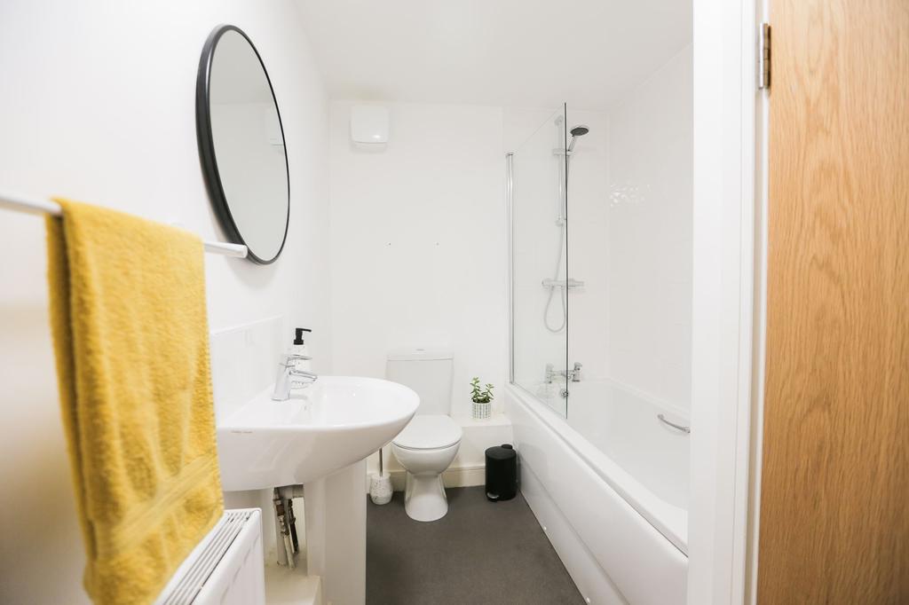 Woodhouse Lane, Swalwell, Newcastle... 2 bed flat £710 pcm (£164 pw)