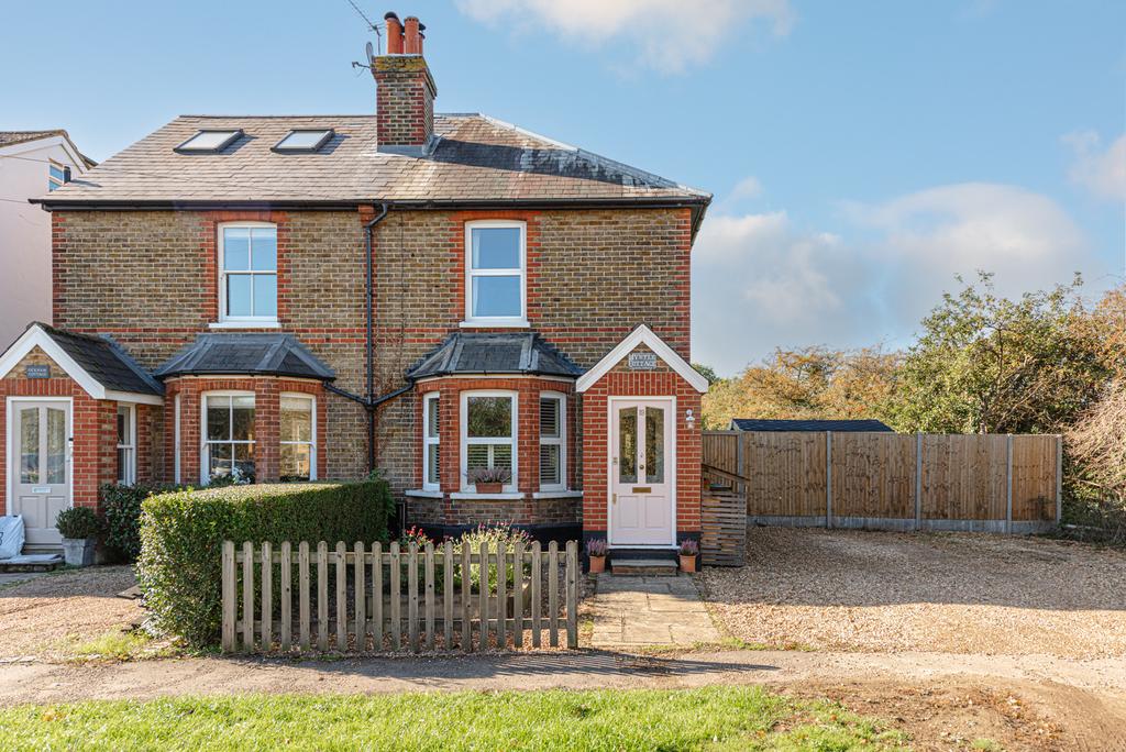 Ashtead Common 3 bed semidetached house £925,000