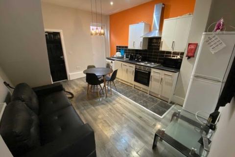 4 bedroom house share to rent - Kara Street, Manchester