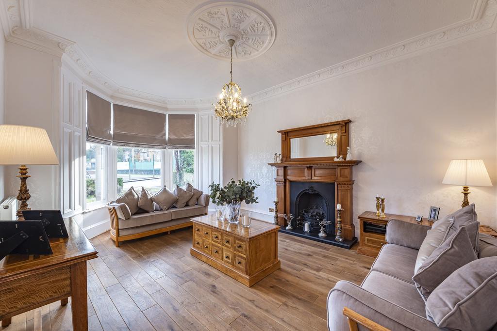43 Buchanan Drive, Cambuslang, Glasgow, G72 8BD 4 bed semidetached