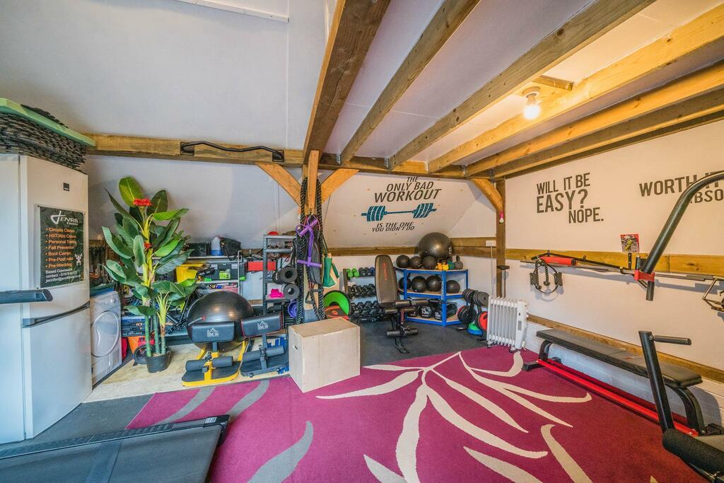Double Garage/Home Gym