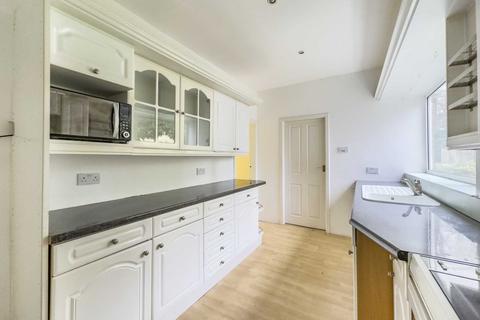 2 bedroom detached bungalow for sale - Monk Ings, Birstall