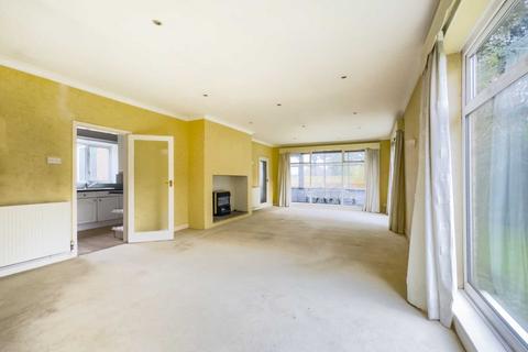 2 bedroom detached bungalow for sale - Monk Ings, Birstall