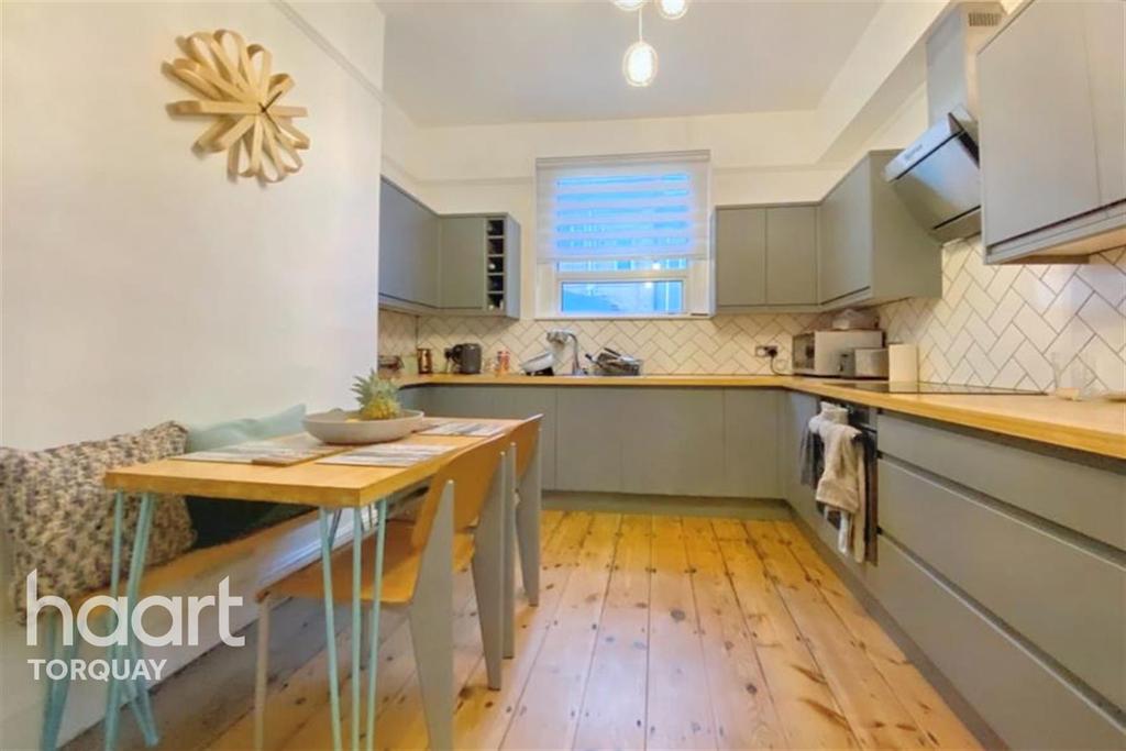 Durham Avenue, Plymouth 2 bed terraced house £1,000 pcm (£231 pw)