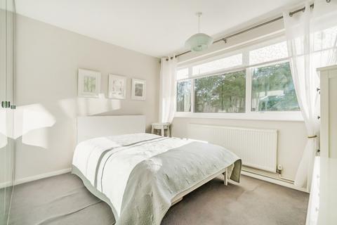 2 bedroom flat for sale, Maxwell Road, Northwood, HA6