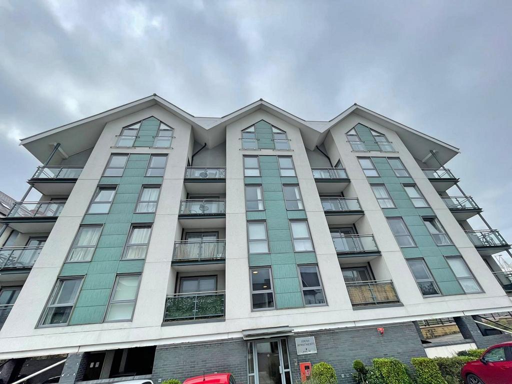 Phoebe Road, Copper Quarter, Swansea.... 1 bed flat £700 pcm (£162 pw)