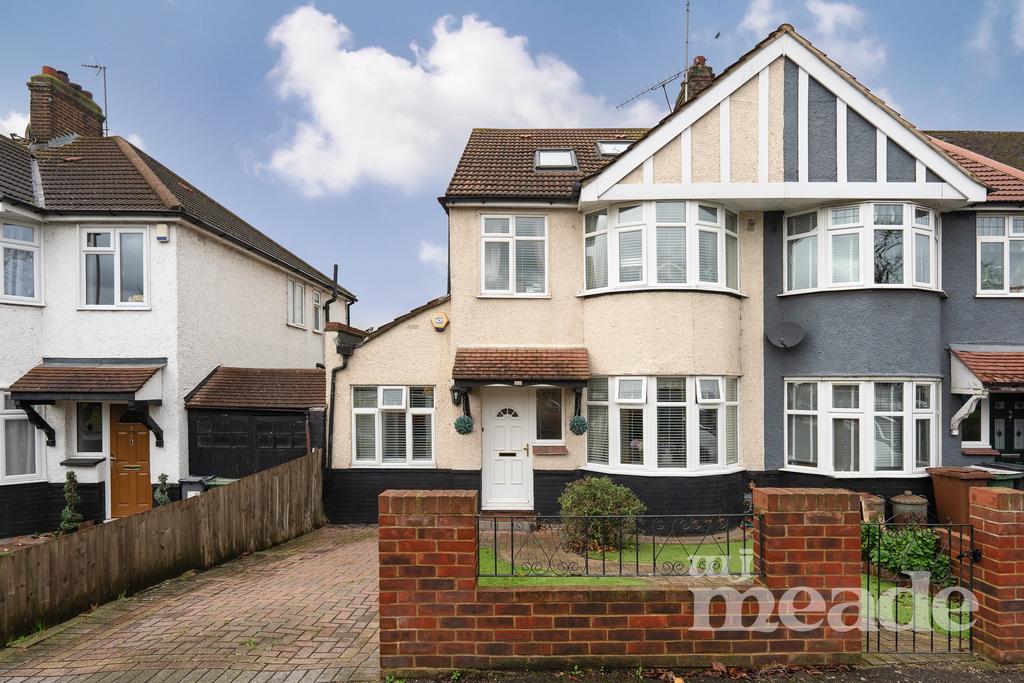 Waltham Way, Chingford, E4 5 bed semidetached house £600,000