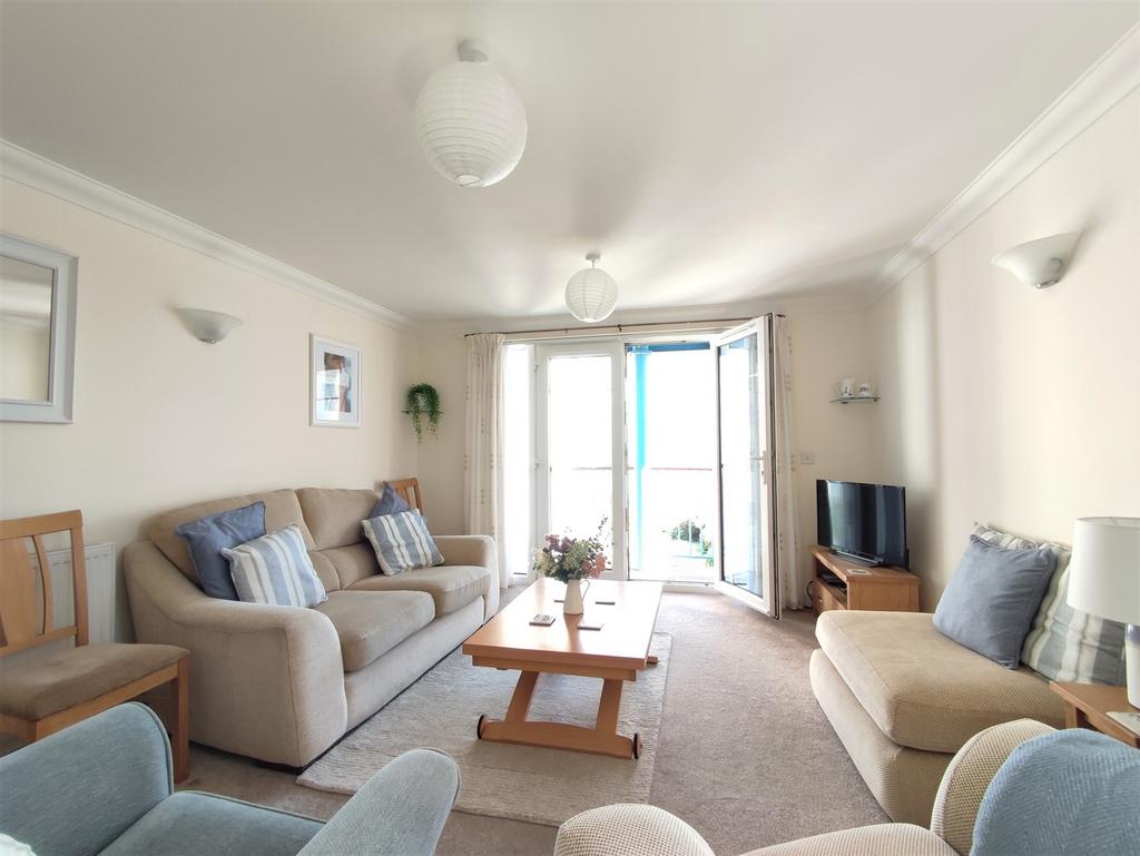 Western Esplanade, Broadstairs, CT10 2 bed flat for sale £450,000