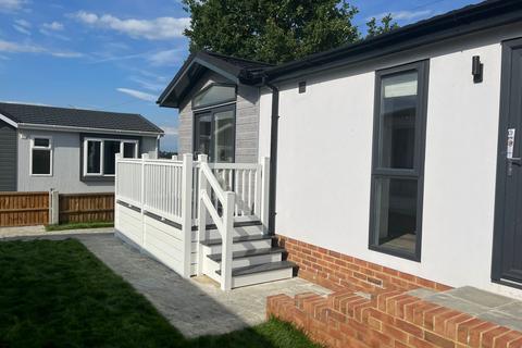 2 bedroom park home for sale, Abridge, Essex, RM4
