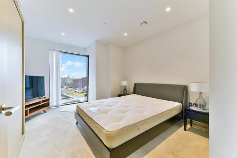 1 bedroom flat to rent, Legacy Building, Embassy Gardens, London, SW11