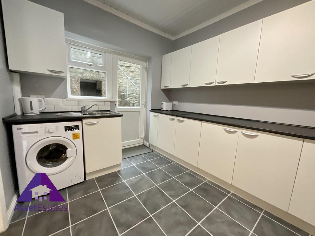 Aberbeeg Road, Abertillery, NP13 2EG 3 bed semidetached house £89,950