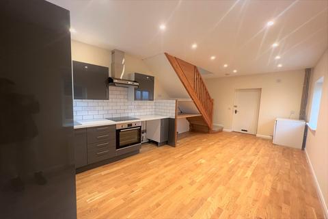 2 bedroom flat to rent - Curtis Farm, Green Lane, Rusper, Horsham, RH12