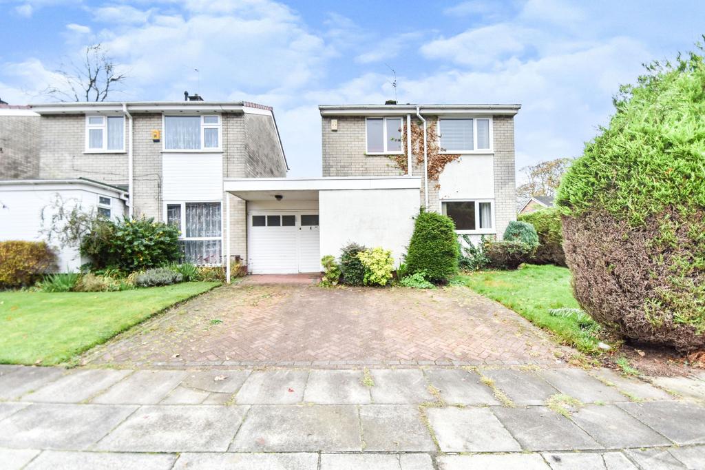 Beechfield Drive, Bury, BL9 3 bed link detached house £280,000