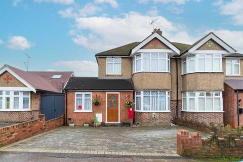 78 Park Avenue, Bushey, WD23 2BA