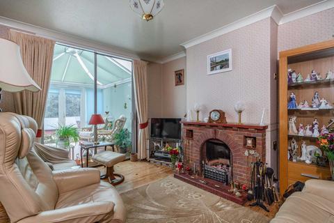 78 Park Avenue, Bushey, WD23 2BA