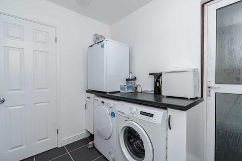 78 Park Avenue, Bushey, WD23 2BA