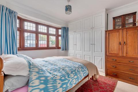 9 Ashdale Road, London, SE12 9ND