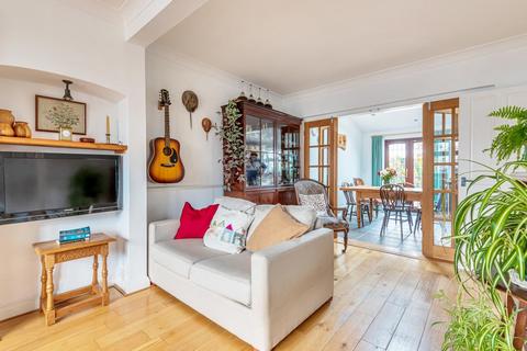 9 Ashdale Road, London, SE12 9ND