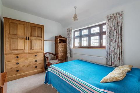 9 Ashdale Road, London, SE12 9ND