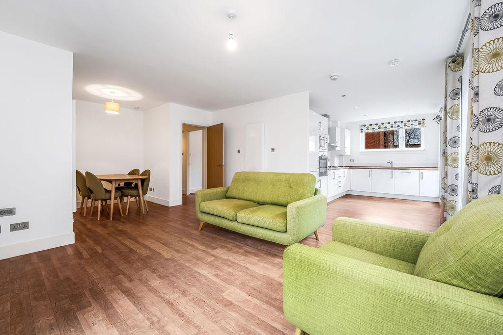 Fettes Rise, Fettes, Edinburgh, EH4 2 bed flat £1,550 pcm (£358 pw)