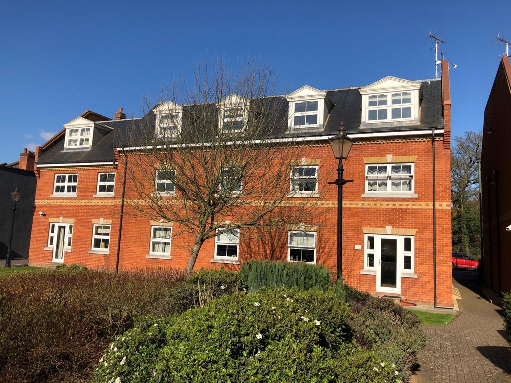 St. Judes Road, Englefield Green, Egham, Surrey, TW20 1 bed flat to