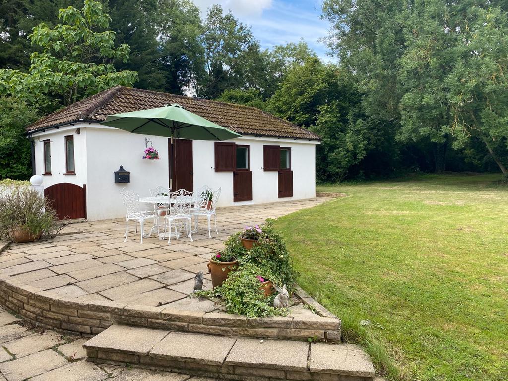 The Stable, Church Road, Hartley, Longfield, Kent, DA3 8DY Studio £