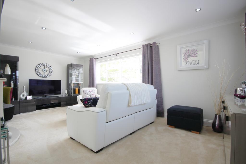 Hollow Oak Lane, Delamere Park, Cuddington, CW8 3 bed end of terrace