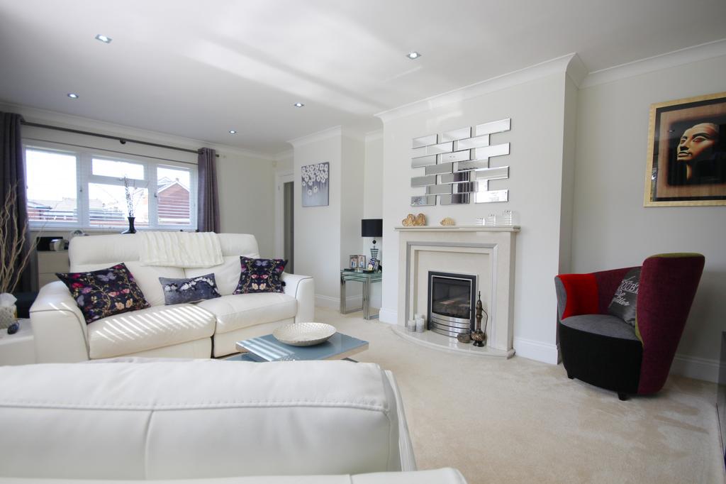 Hollow Oak Lane, Delamere Park, Cuddington, CW8 3 bed end of terrace