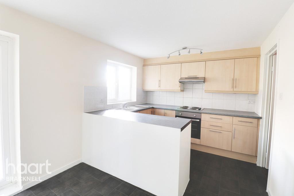 Nutley, Bracknell 3 bed end of terrace house for sale £390,000