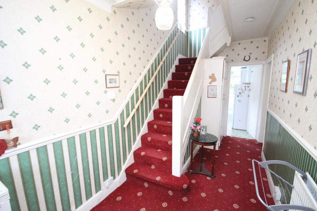 Davyhulme Road East, Stretford, M32 3 bed semidetached house £305,000
