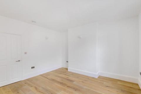 3 bedroom apartment to rent - Waldegrave Road London SE19