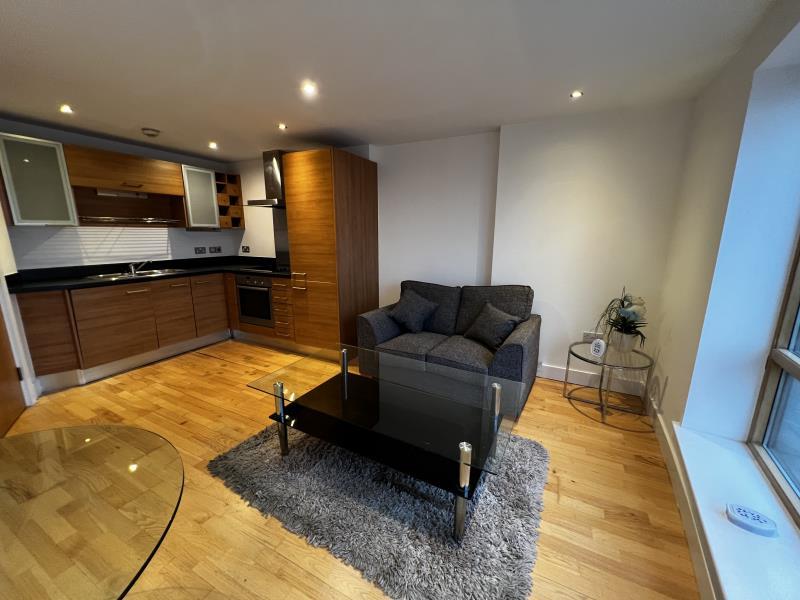 CLARENCE HOUSE, LEEDS DOCK LS10 1LG 1 bed apartment £825 pcm (£190 pw)
