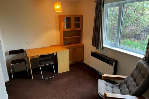 1 bedroom property to rent, Studio Apartment – Longhurst Close, Leicester, LE4 7WA. £480 PCM.