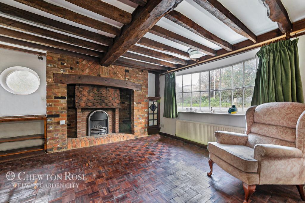 Codicote Road, WELWYN 3 bed detached house for sale £795,000