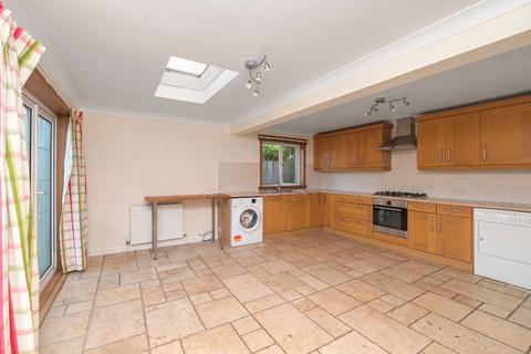 4 bedroom bungalow to rent, March Grove, Blackhall, Edinburgh, EH4