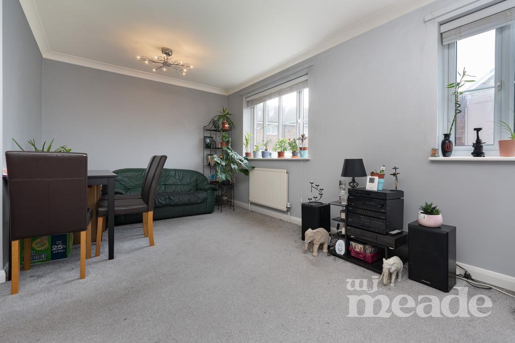 Acorn Close, Chingford, E4 1 bed flat £275,000