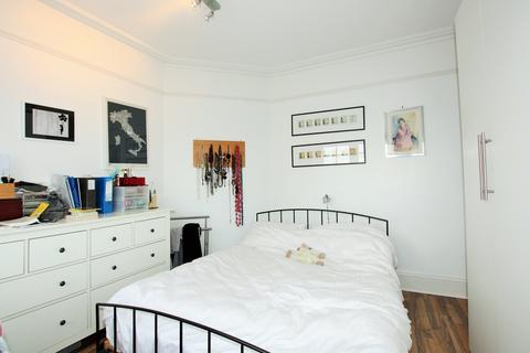 3 bedroom flat to rent - The Gables, Fortis Green, N10