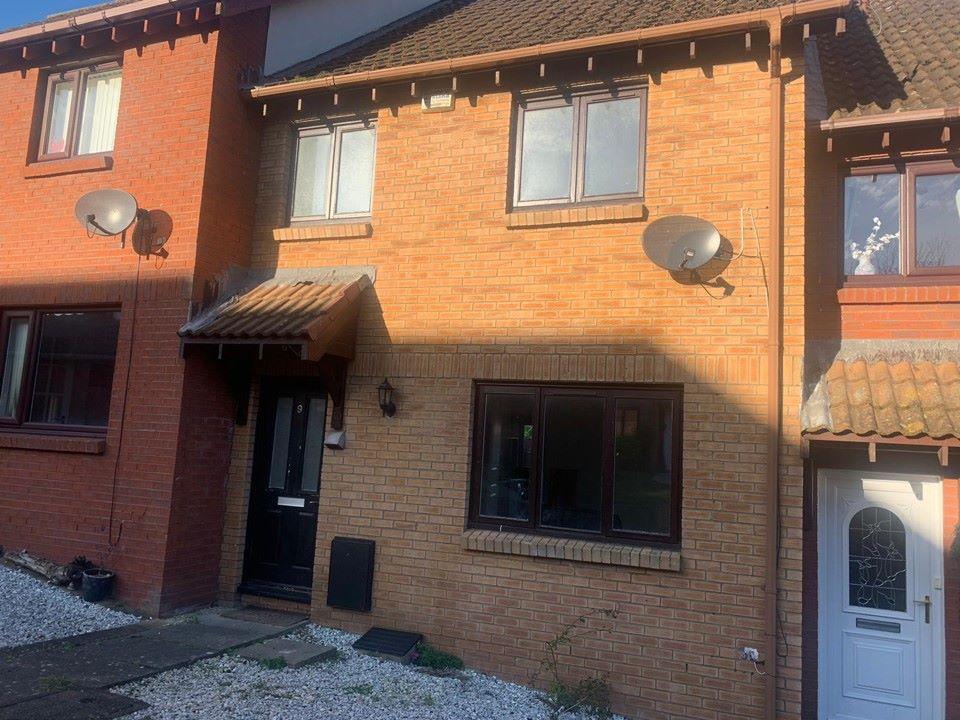 9 Hamilton Way, Prestwick, Ayrshire... 2 bed terraced house £170,000