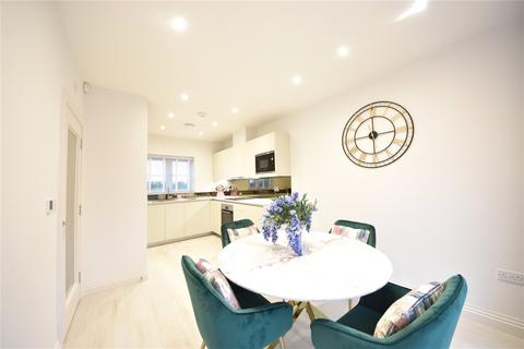 3 bedroom detached house to rent, Aspen Road, High Wycombe, HP10