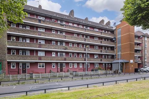 3 bedroom flat for sale, Homerton Road, London E9