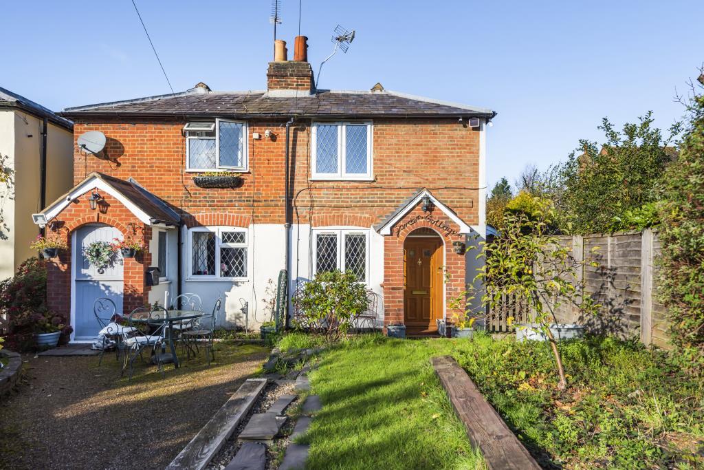 Chalfont St Giles, Buckinghamshire, 2 bed semidetached house £